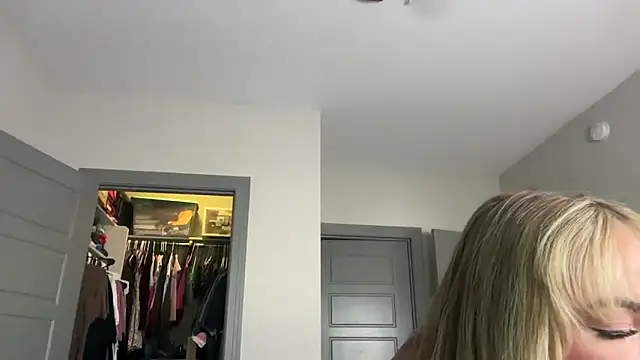 ElenaErickson online show from 02.10.25