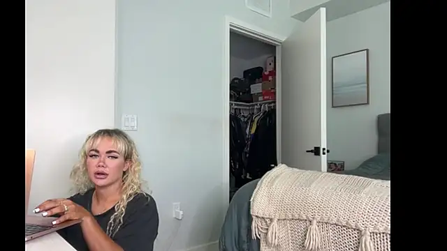 ElenaErickson online show from 03.18.26