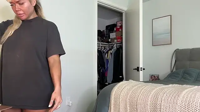 ElenaErickson online show from 04.26.26