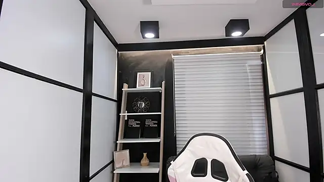 JacksonMuller  online show from 03.19.25