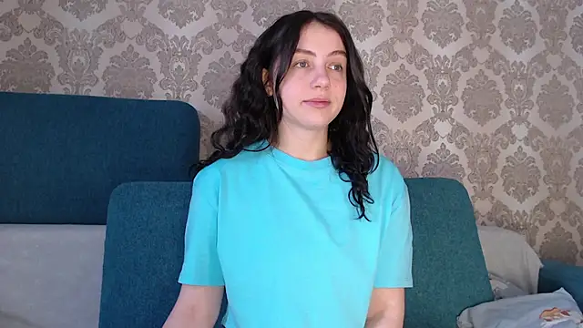 Louise Lavender online show from 03.05.25