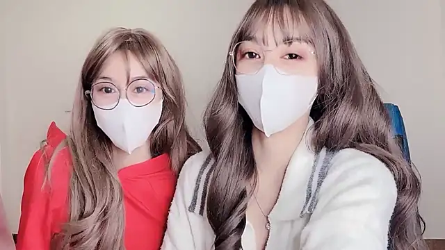 Snapshot of Mono-Stewardesss chatting on 02.27.25 Mono-Stewardesss online show from 02.27.25