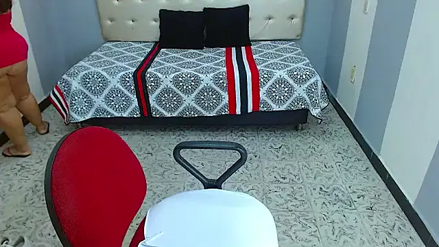 Hazel donna online show from 02.07.25