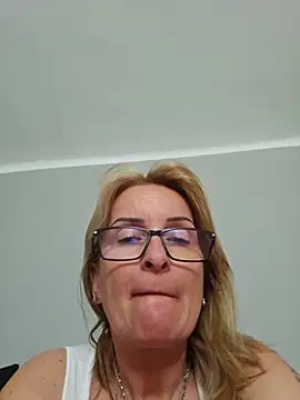 Snapshot of Steffi45 chatting on 06.04.26 Steffi45 online show from 06.04.26