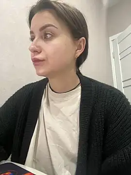 Snapshot of ellie_ssexy chatting on 01.06.25 ellie ssexy online show from 01.06.25