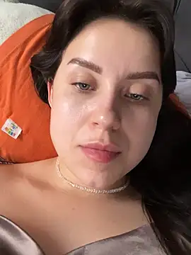 Snapshot of ellie_ssexy chatting on 03.22.25 ellie ssexy online show from 03.22.25