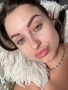 Snapshot of ellie_ssexy chatting on 09.17.25 ellie ssexy online show from 09.17.25