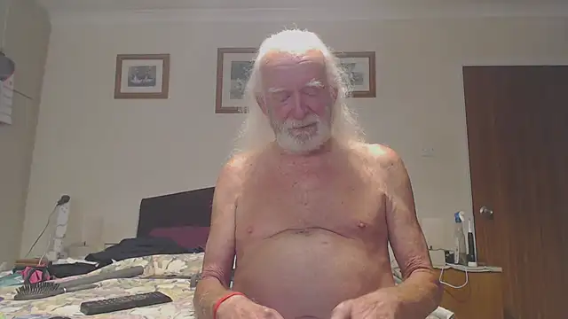Snapshot of WaverlyKernow chatting on 06.06.26 WaverlyKernow online show from 06.06.26