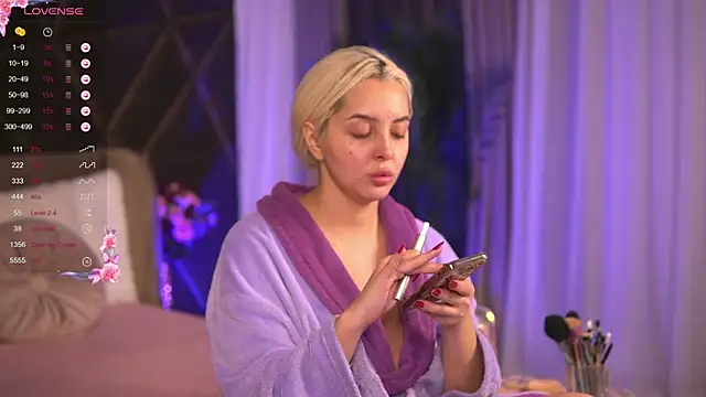 VictoriaMorrone online show from 02.27.25