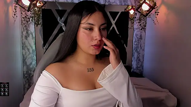 Snapshot of Lia_14_ chatting on 12.31.24 Lia 14 online show from 12.31.24