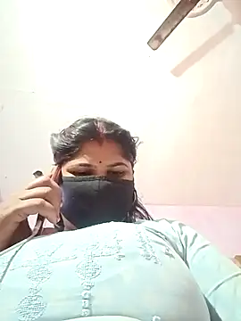 Hotmohni online show from 02.14.25