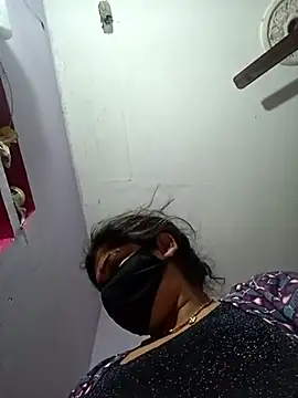 Hotmohni online show from 03.17.25