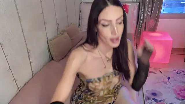 AlicianeFrancaise online show from 11.16.25