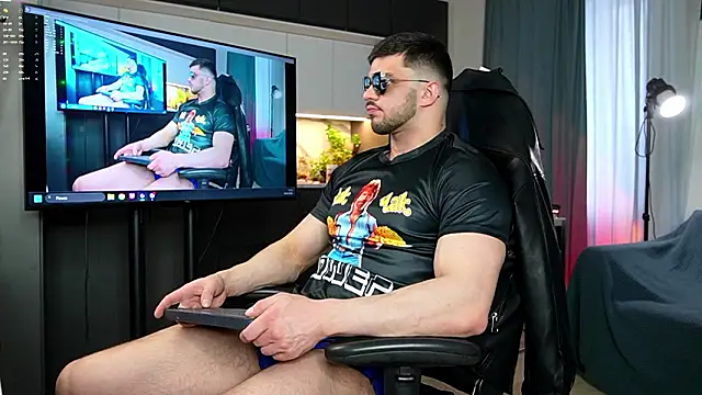 Snapshot of danielkraigforu chatting on 03.09.26 danielkraigforu online show from 03.09.26