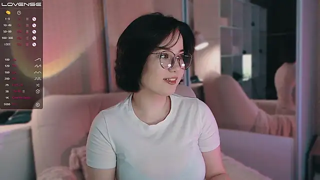 LissaLarsson  online show from 12.04.24