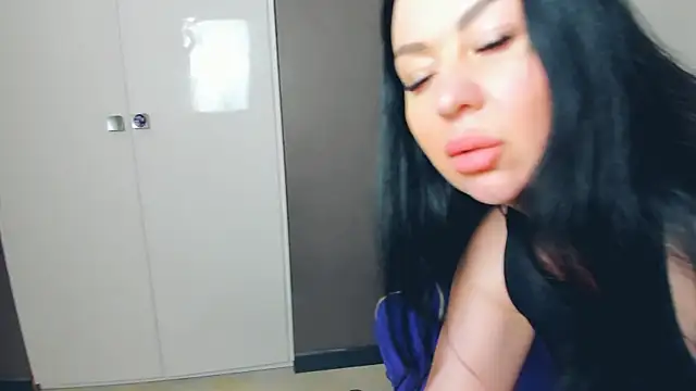 LayaFlow online show from 02.17.26