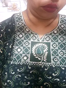 Snapshot of Ravina_patil1 chatting on 03.18.25 Ravina patil1 online show from 03.18.25