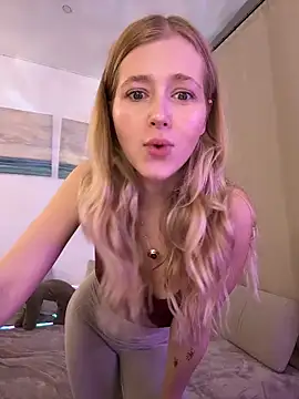 LunaRase online show from 11.09.25