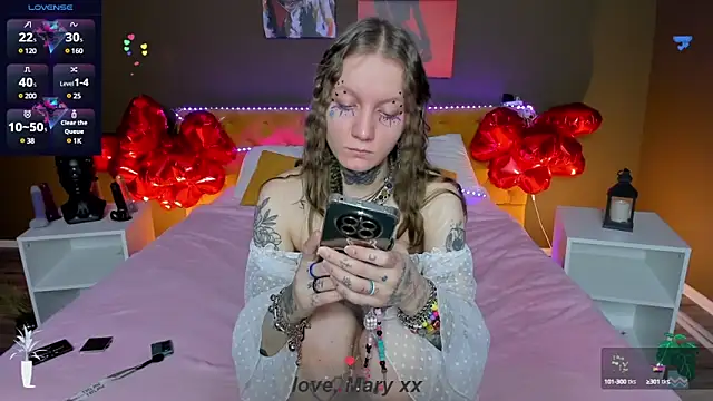 Mary Xextra online show from 02.14.25