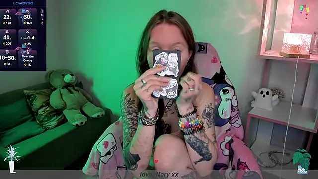 Mary Xextra online show from 11.16.25