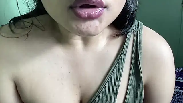 Snapshot of Indian_Diya08 chatting on 04.15.26 Indian Diya08 online show from 04.15.26