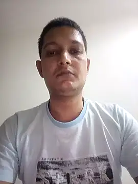 Snapshot of daddylove87 chatting on 09.30.25 daddylove87 online show from 09.30.25