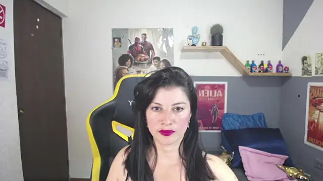 Snapshot of Aliiz_01 chatting on 06.05.26 Aliiz 01 online show from 06.05.26