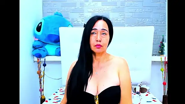 Snapshot of HorniestMilf chatting on 02.14.25 HorniestMilf online show from 02.14.25
