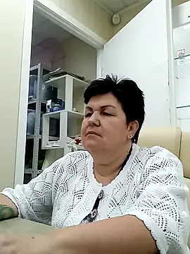 Snapshot of FantasyMichelle chatting on 12.19.24 FantasyMichelle online show from 12.19.24