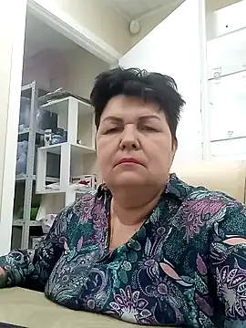 Snapshot of FantasyMichelle chatting on 12.21.24 FantasyMichelle online show from 12.21.24