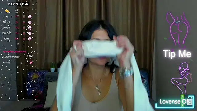 Snapshot of Alianna_Solo_Kisses chatting on 10.24.25 Alianna Solo Kisses online show from 10.24.25