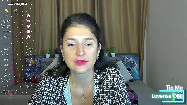 Snapshot of Alianna_Solo_Kisses chatting on 11.15.25 Alianna Solo Kisses online show from 11.15.25