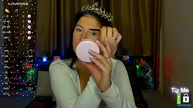 Snapshot of Alianna_Solo_Kisses chatting on 12.03.25 Alianna Solo Kisses online show from 12.03.25