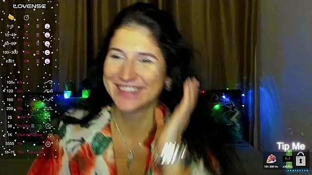 Snapshot of Alianna_Solo_Kisses chatting on 12.05.25 Alianna Solo Kisses online show from 12.05.25