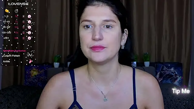 Snapshot of Alianna_Solo_Kisses chatting on 01.11.26 Alianna Solo Kisses online show from 01.11.26