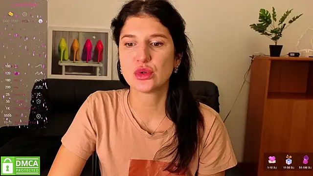 Snapshot of Alianna_Solo_Kisses chatting on 01.19.26 Alianna Solo Kisses online show from 01.19.26