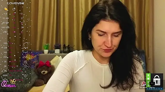 Snapshot of Alianna_Solo_Kisses chatting on 02.03.26 Alianna Solo Kisses online show from 02.03.26