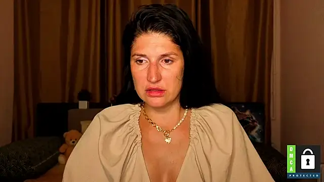 Alianna Solo Kisses online show from 06.24.26