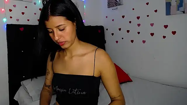 Snapshot of floweer_ chatting on 02.21.25 floweer online show from 02.21.25