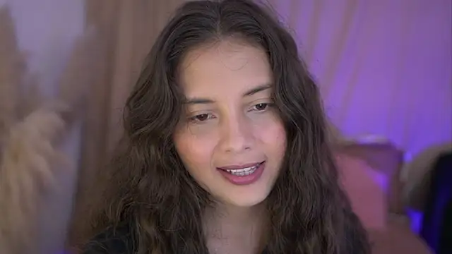 Snapshot of lirio05 chatting on 09.20.25 lirio05 online show from 09.20.25