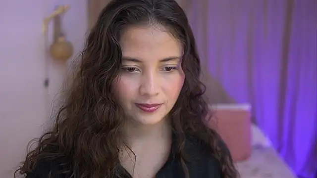 Snapshot of lirio05 chatting on 11.27.25 lirio05 online show from 11.27.25