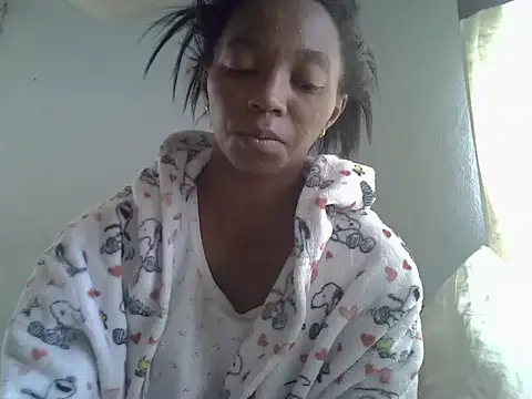 Snapshot of ElianeHot chatting on 09.10.25 ElianeHot online show from 09.10.25