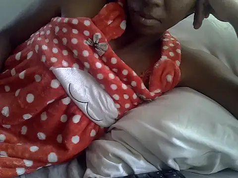 Snapshot of ElianeHot chatting on 10.19.25 ElianeHot online show from 10.19.25