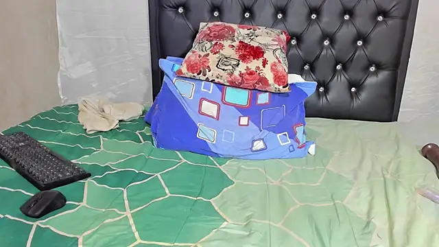 Darlyquenn11 online show from 02.08.25