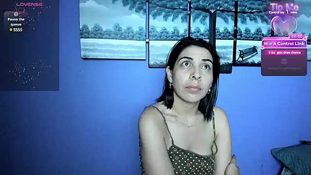 Snapshot of AdelleLennox_cg chatting on 02.23.25 AdelleLennox cg online show from 02.23.25