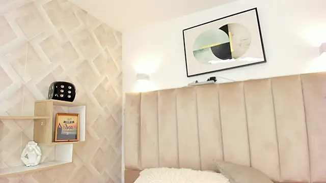 Anniie Queen online show from 02.05.26