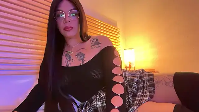 Snapshot of Its_MadameGaby chatting on 07.23.26 Its MadameGaby online show from 07.23.26