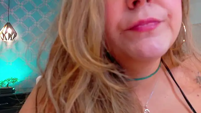 AmbarRoberts  online show from 06.15.26
