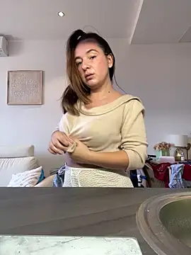 lyajoliee online show from 04.14.26