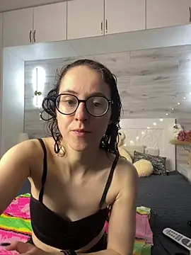 Snapshot of MartiniiSelenna chatting on 05.23.26 MartiniiSelenna online show from 05.23.26